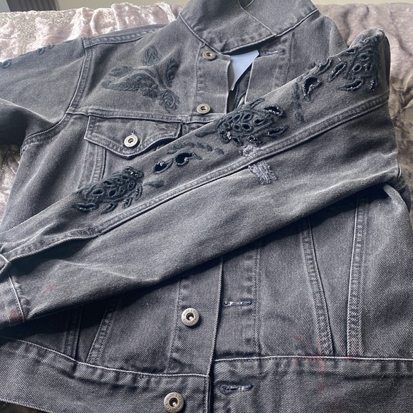 Levi’s Jean Jacket - Picture 2 of 6